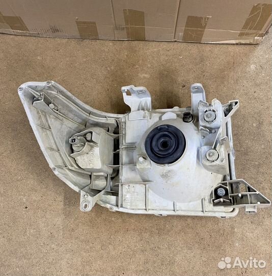 Фары на toyota land cruiser 70