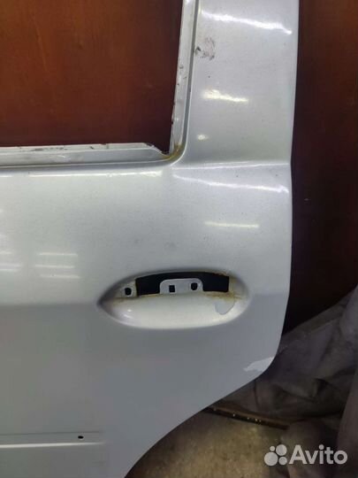 Задняя левая дверь Renault Logan 1
