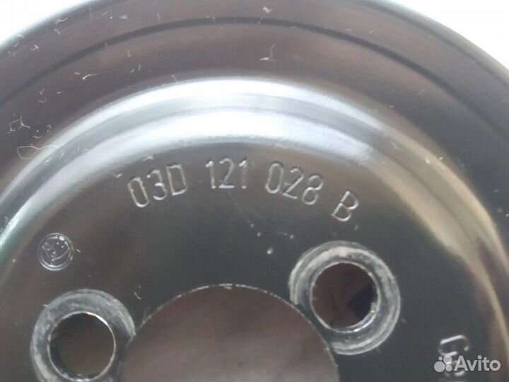 Шкив помпы Volkswagen Polo 5 cfna 2013