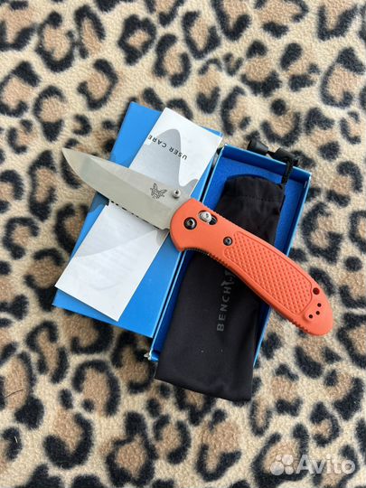 Benchmade нож