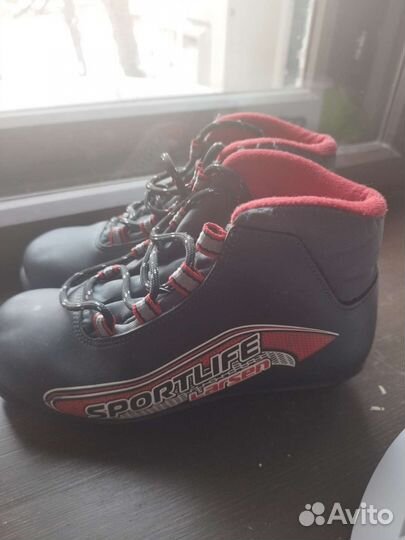 Лыжные ботинки