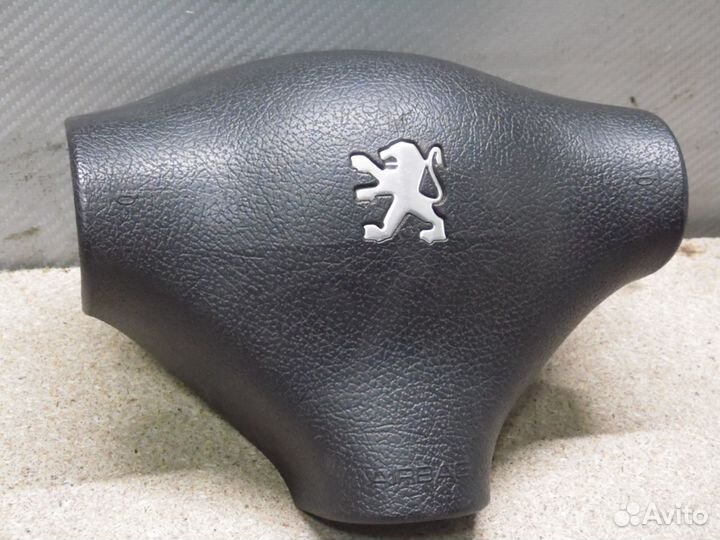 Подушка безопасности водителя Пежо 206