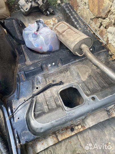 Четвирть priora хетчбек