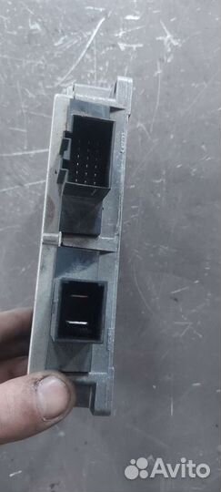 Блок управления зарядкой на Volkswagen Phaeton