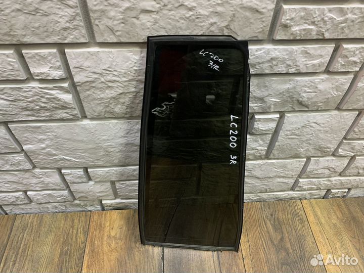 Toyota Land Cruiser 200 Стекло двери задней RH