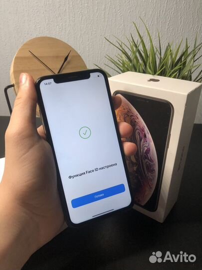 iPhone Xs, 64 ГБ