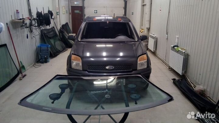 Лобовое стекло Ford Fusion