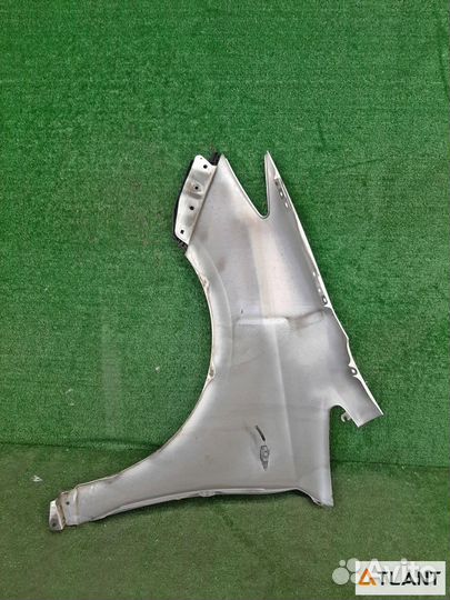 Крыло переднее правое toyota wish