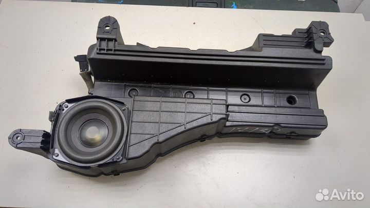 Сабвуфер Cadillac SRX, 2013