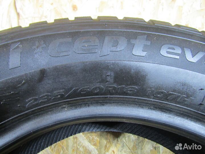 Hankook Winter I'Cept Evo2 W320A SUV 235/60 R18