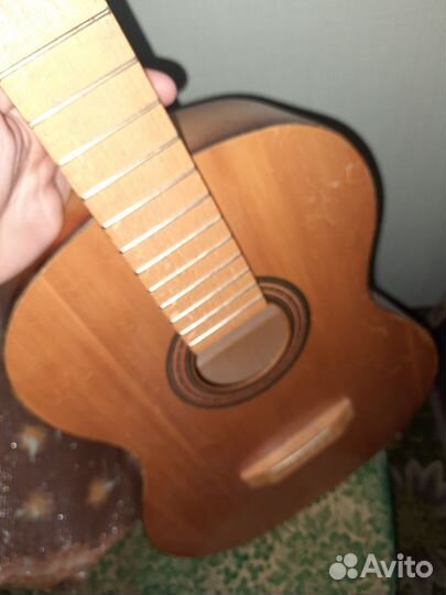 Акустическая гитара