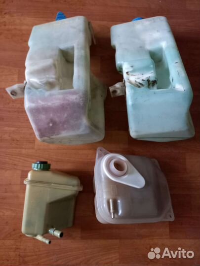 Бачок омывателя Ауди 100а6с4