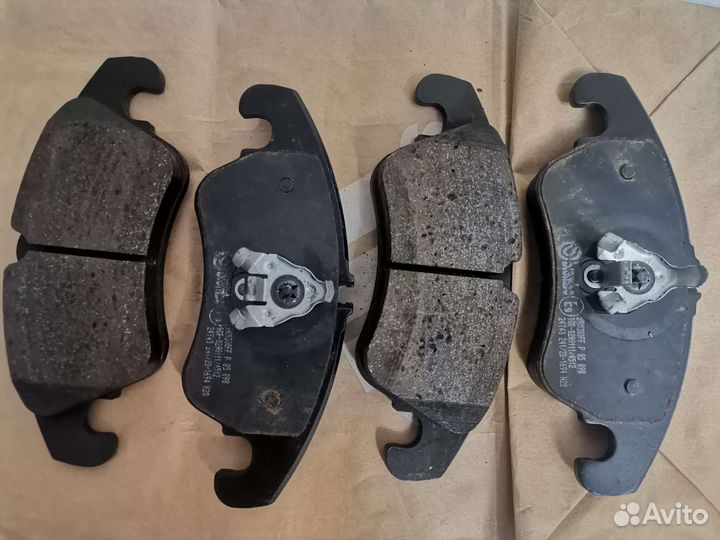 Тормозные колодки Brembo P85098 для Audi