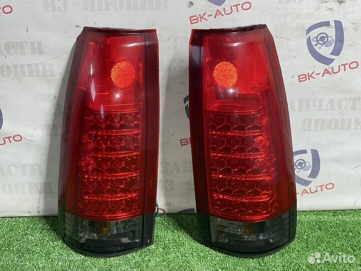 Задние фонари Chevrolet Suburban GMT400