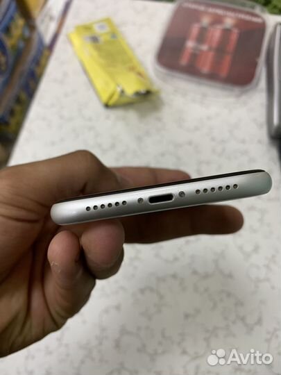 iPhone xr 64gb белый