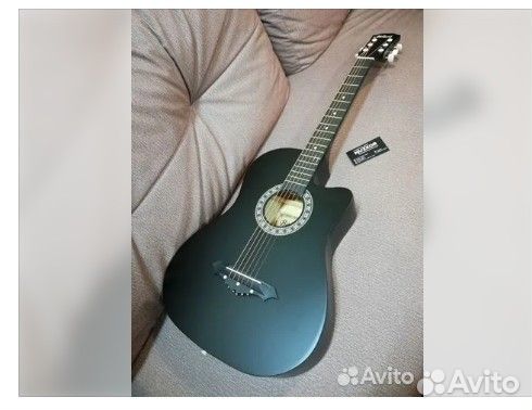 Акустическая гитара