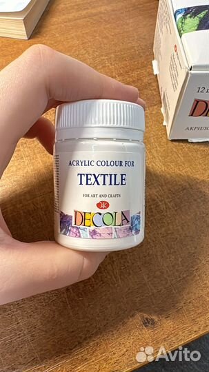 Акриловые краски по ткани Decola