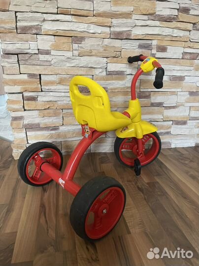 Трехколесный детский велосипед