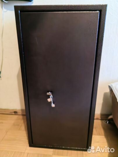 Сейф металлический