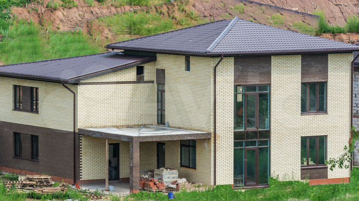 Коттедж 350 м² на участке 6 сот.