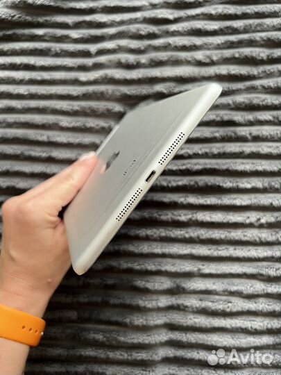 iPad mini 1 16gb с разьемом для sim-карты