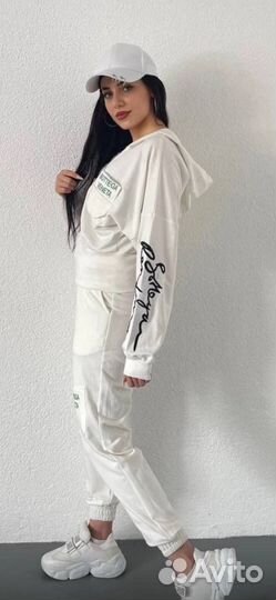 Спортивный костюм белый брендовый