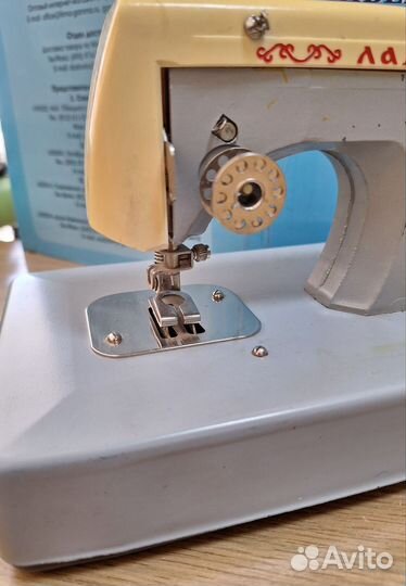 Детская швейная машинка