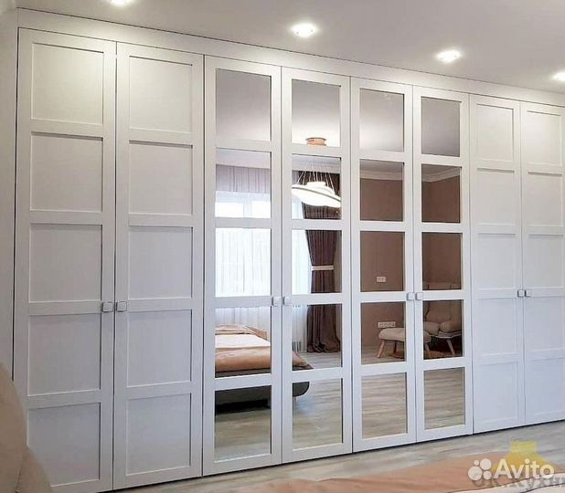 Зеркальный шкаф