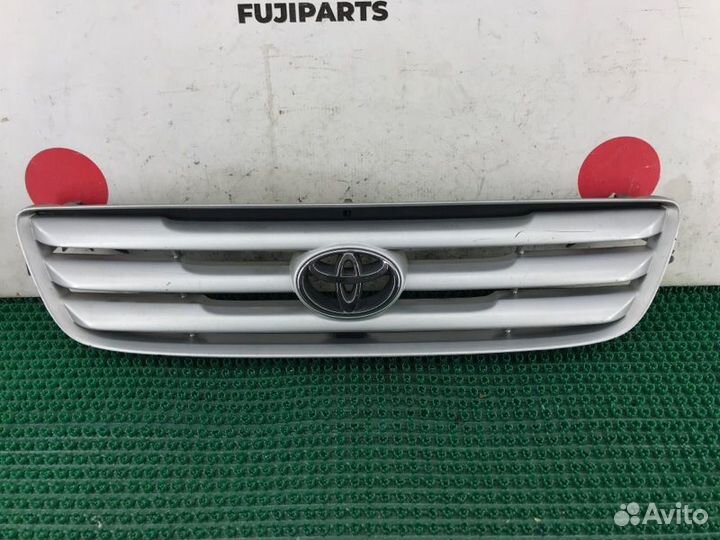 Решетка радиатора Toyota Ipsum SXM10 3SFE 1998