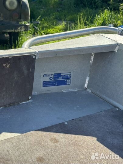 Лодка Вельбот с мотором Suzuki и с прицепом