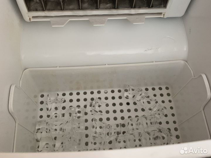 Ледогенератор кубикового льда