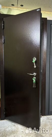Дверь входная металлическая с терморазрывом