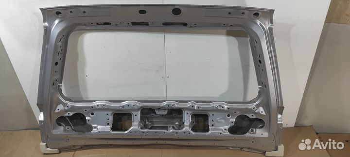 Крышка багажника Toyota Land Cruiser 200 07-15