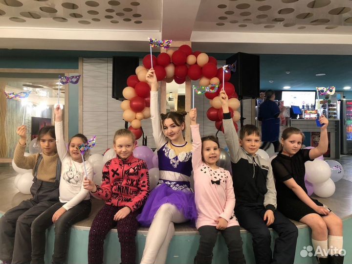 Няня, аниматор, вожатая