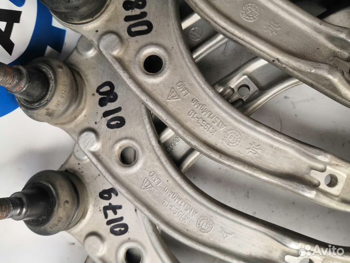 Audi Q7 Touareg 07- Передний верхний рычаг LH RH