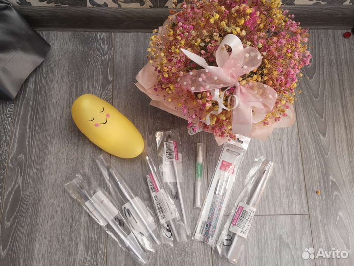 Маникюрный набор кистей