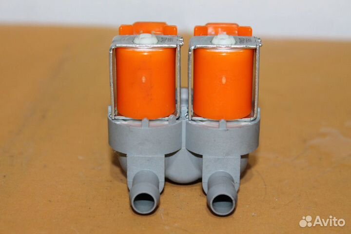 Клапан подачи воды Electrolux 1240825008 бу. 5503