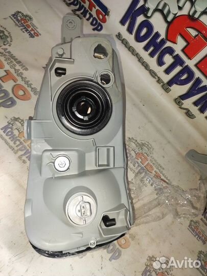 Фара передняя левая Hyundai Accent