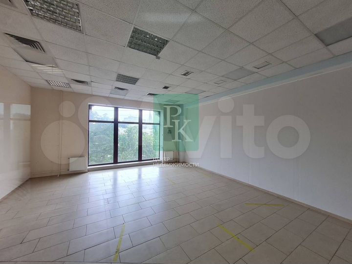 Торгово-офисное помещение 50,6 м² на первой линии