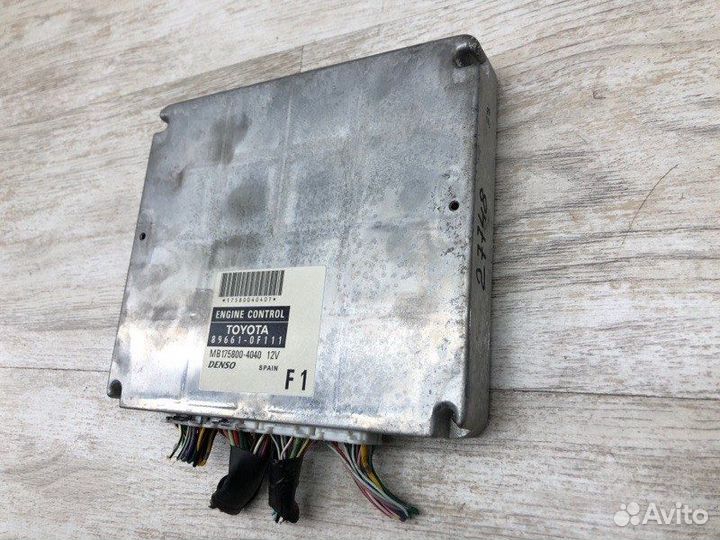 Блок управления двигателем Toyota Corolla Verso