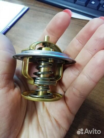 Термостат Volvo