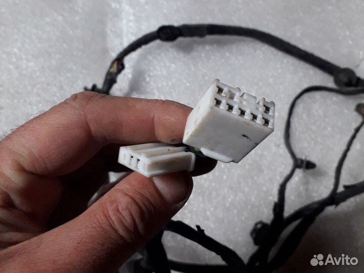 Проводка задней двери Hyundai Solaris Ii