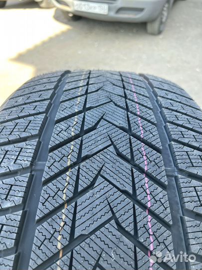 Sonix WinterXPro 999 275/45 R21 117T