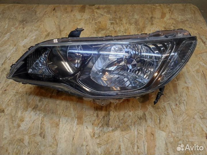 Фара левая ксенон Honda Civic 4D 8 кузов