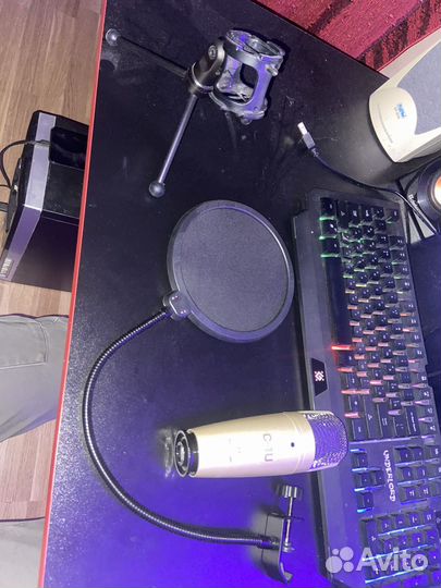 Микрофон berehringer C-1U