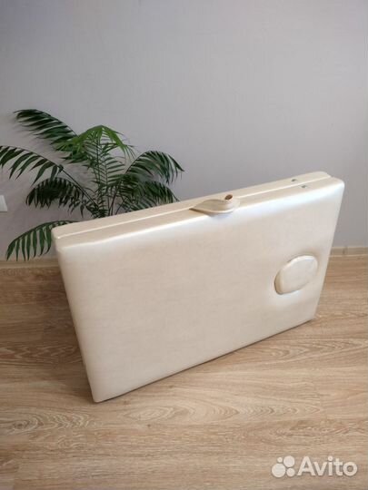 Массажная кушетка