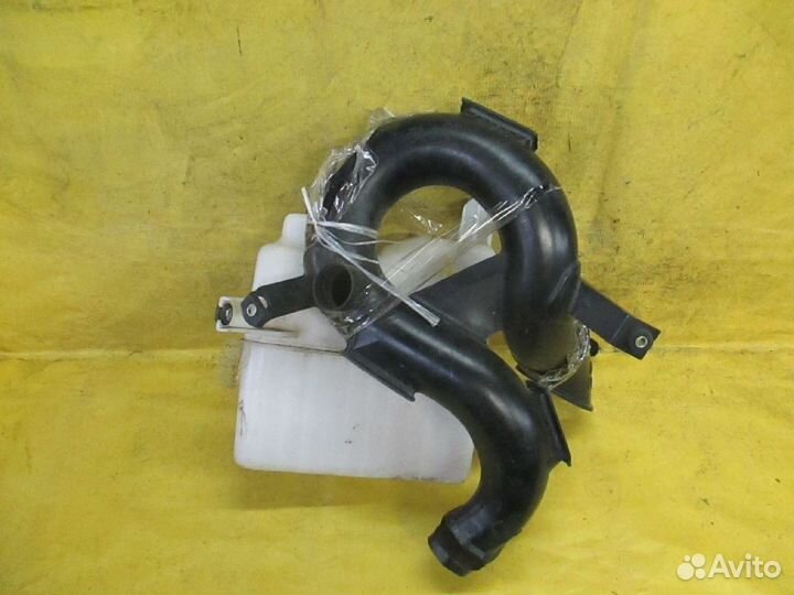 Резонатор возд.фильтра Toyota Voxy ZRR70G