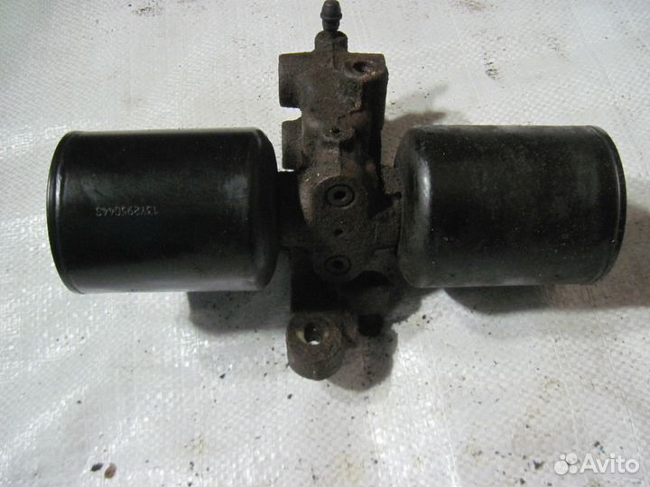 Цилиндр гидроподвески kdss Cruiser 200 Lexus