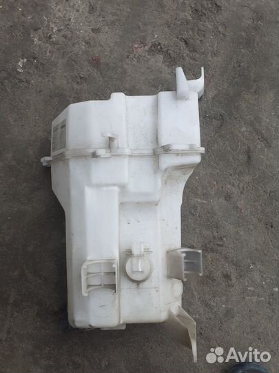 Бачок стеклоомывателя Nissan X-Trail