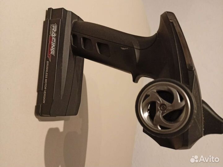 Пульт от радиоуправляемой лодки